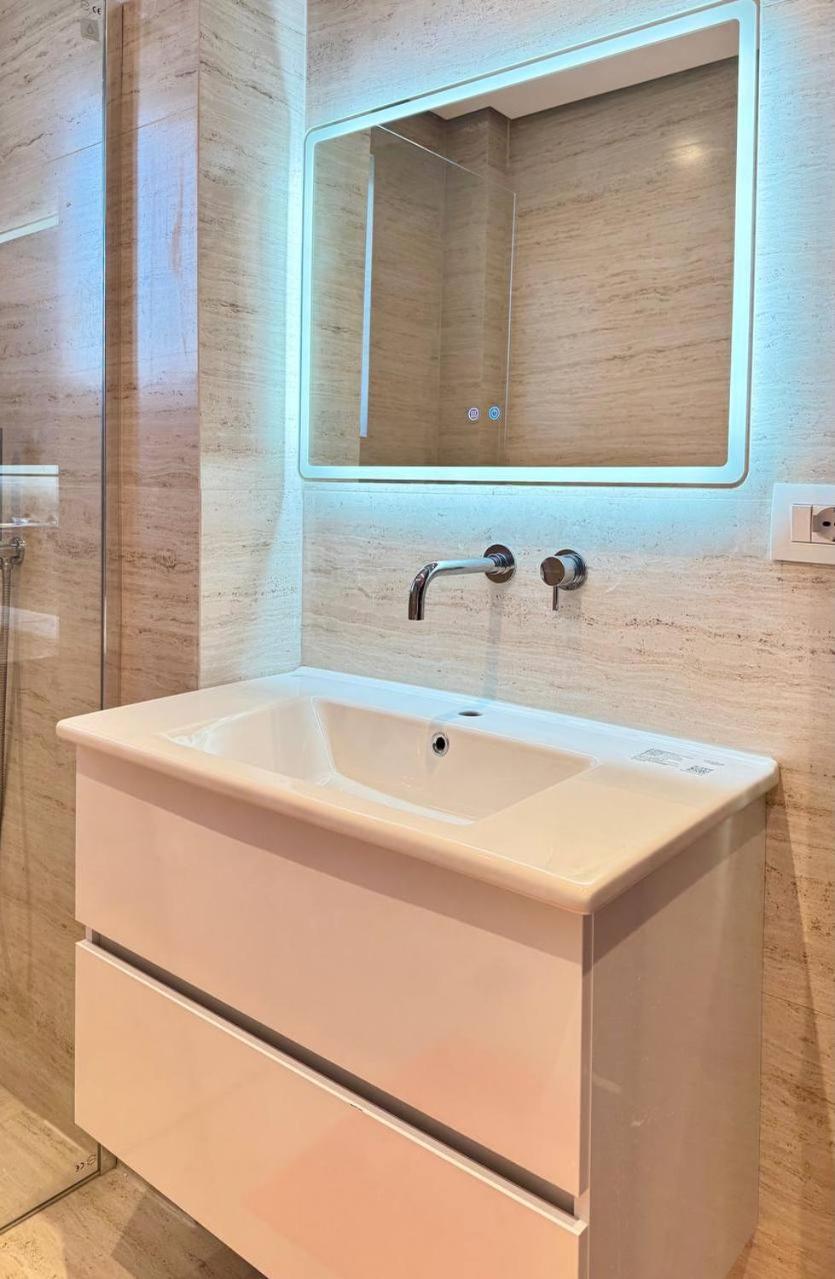 Ferienwohnung Viola Sea View Penthouse Sarandë Exterior foto