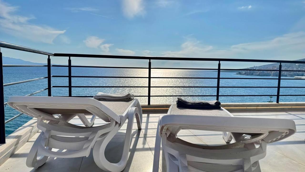 Ferienwohnung Viola Sea View Penthouse Sarandë Exterior foto